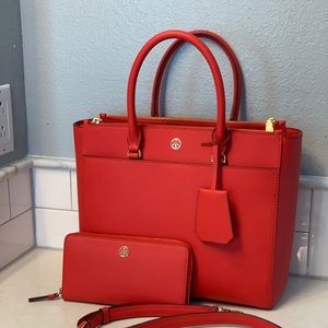 Tory Burch Robinson tote and continental wallet